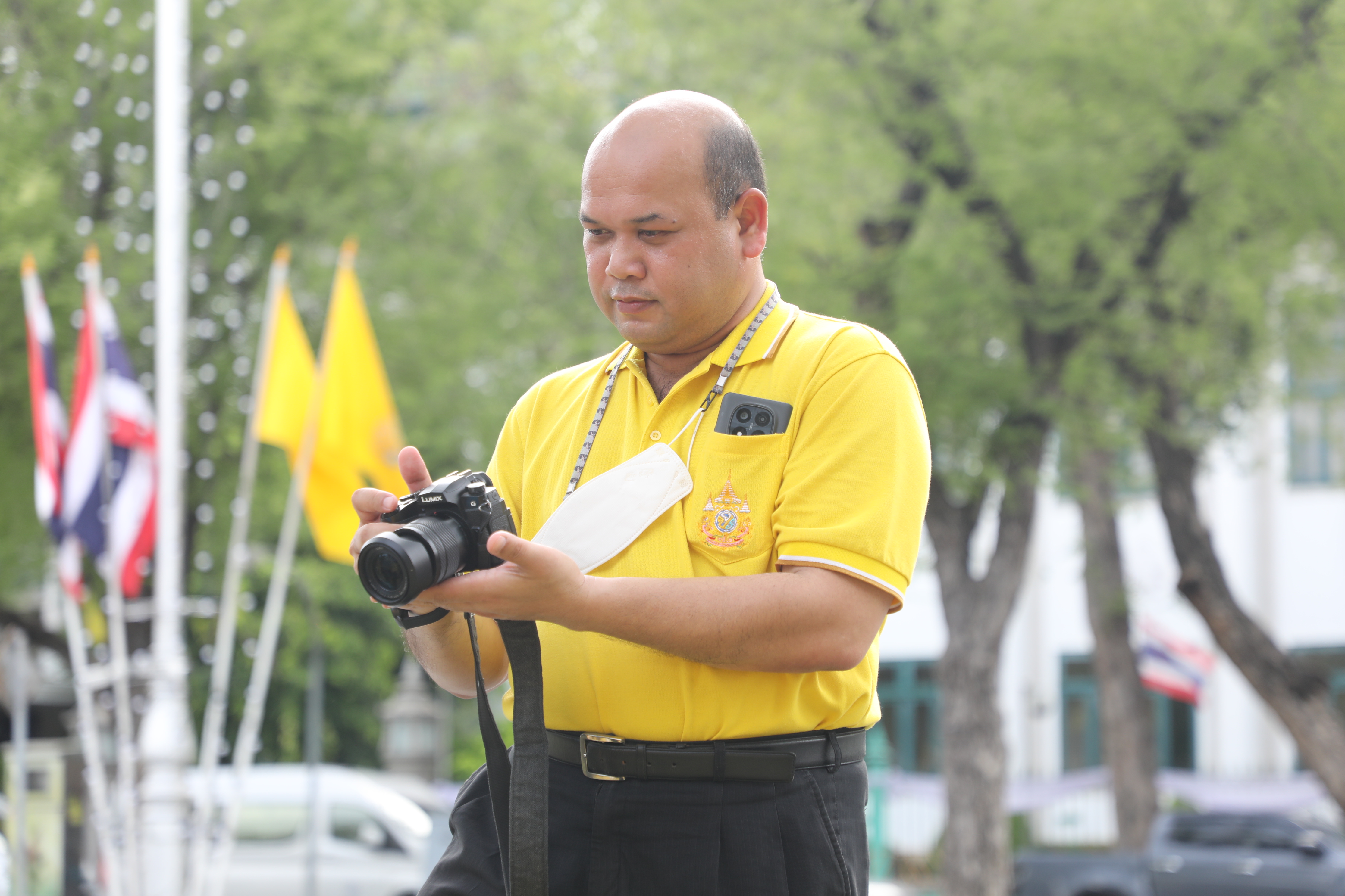title - ส.ป.ก. ร่วมเฝ้ารับเสด็จฯ พระบาทสมเด็จพระเจ้าอยู่หัว และ สมเด็จพระนางเจ้า ฯ พระบรมราชินี เนื่องในโอกาสเสด็จพระราชดำเนินไปในการ พระราชพิธีเฉลิมพระชนมพรรษา 28 กรกฎาคม 2569